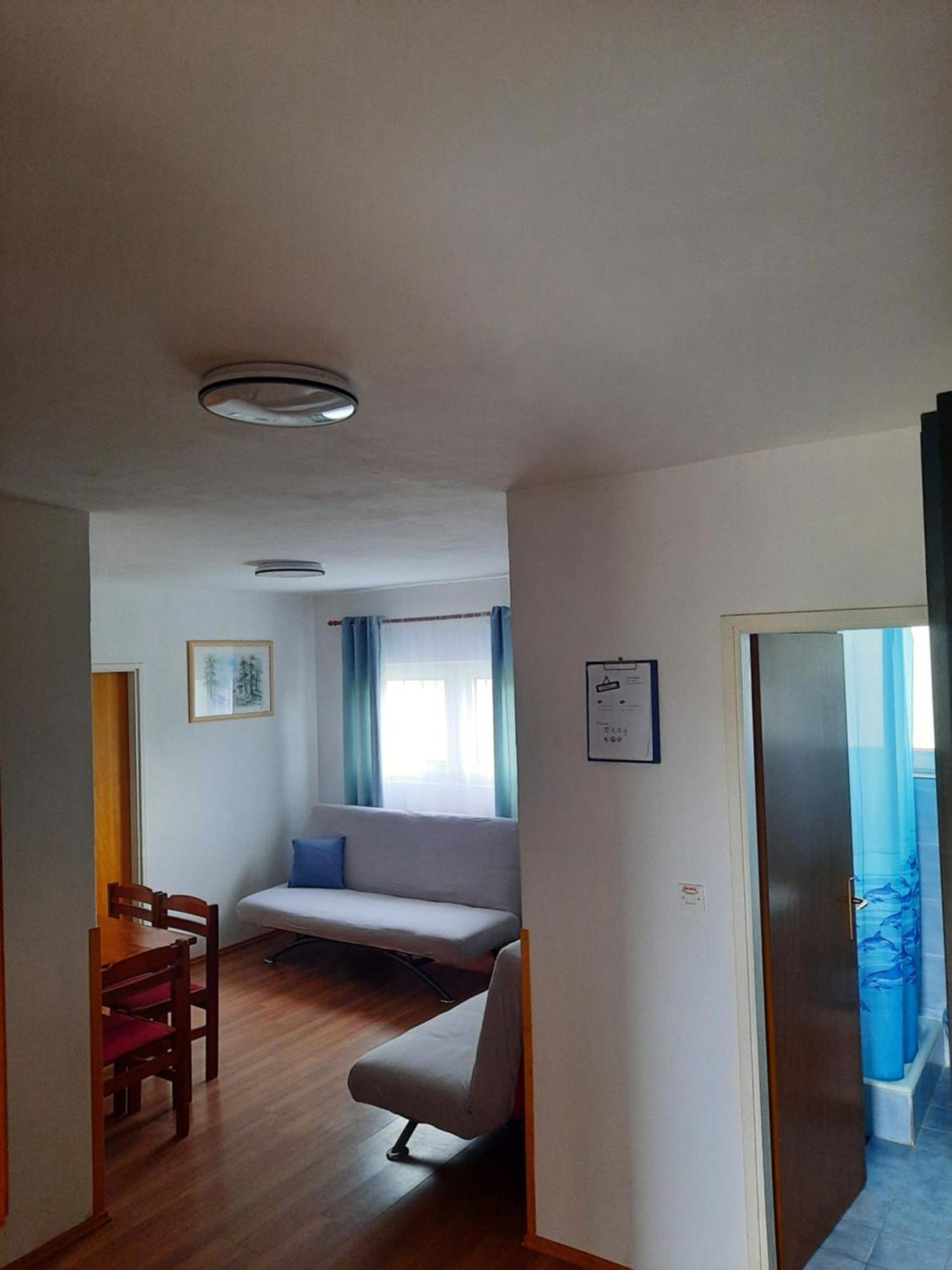 Apartments Brkovic Sukošan Oda fotoğraf