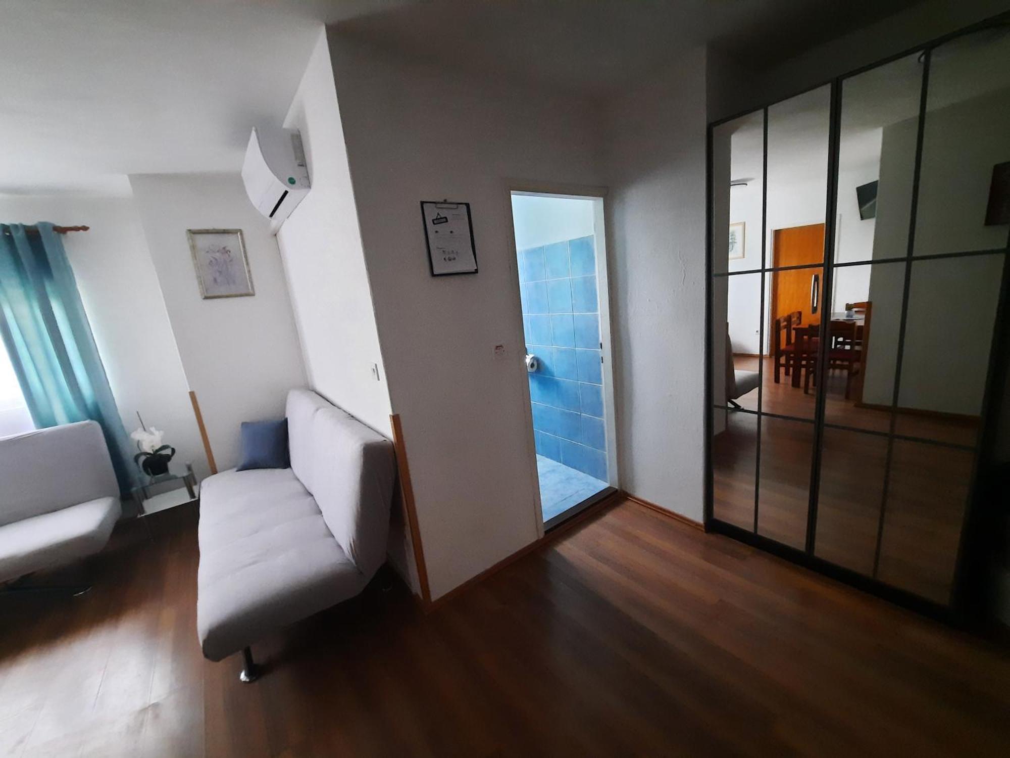 Apartments Brkovic Sukošan Oda fotoğraf